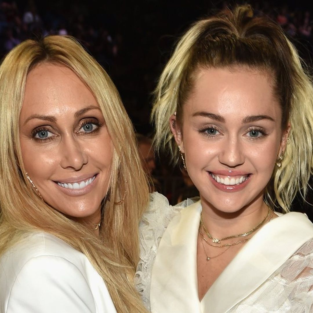 Miley Cyrus, la dama de honor en la boda de su mamá con el protagonista de Prison Break