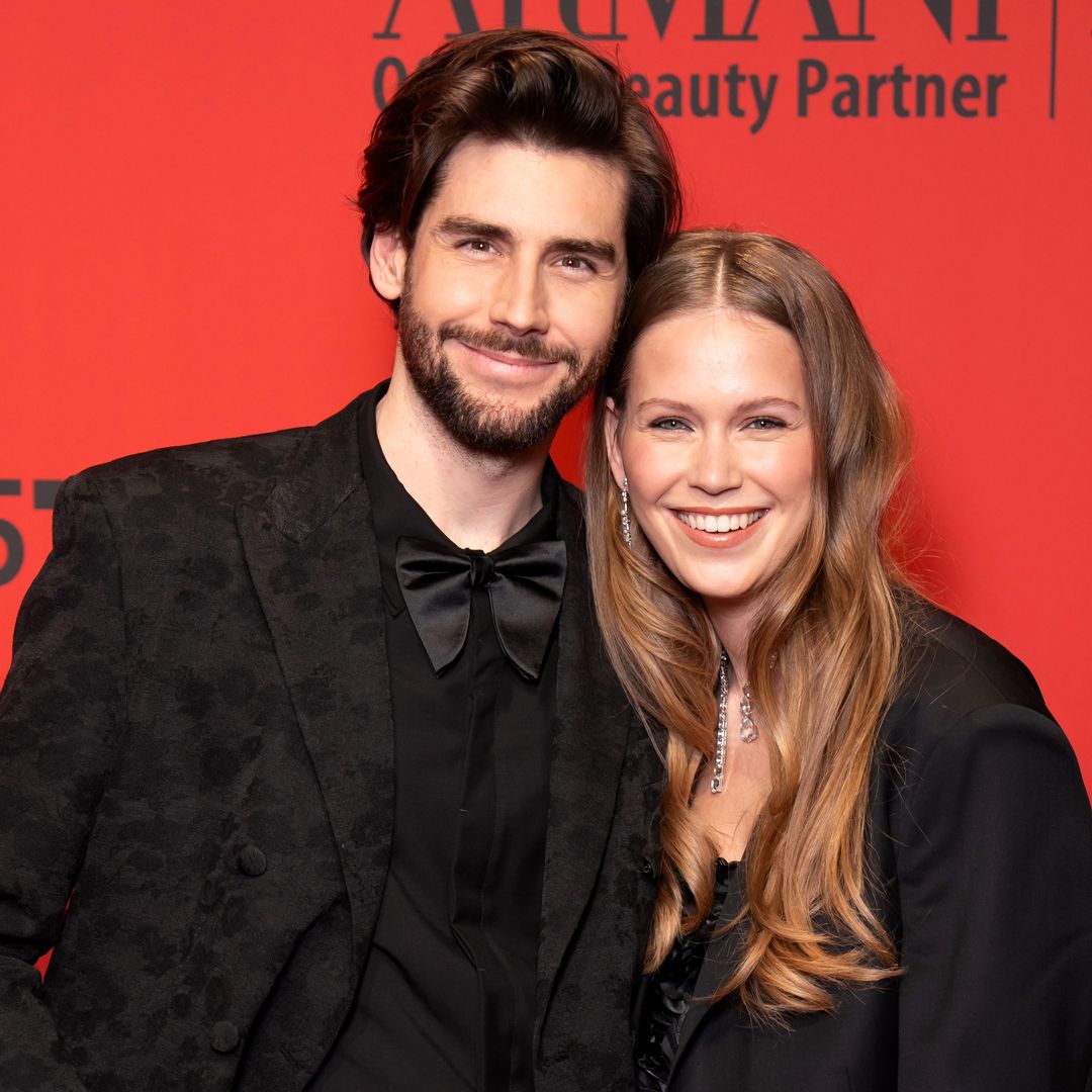 Álvaro Soler y Melanie Kroll, muy conjuntados, derrochan amor en la fiesta Armani de La Berlinale