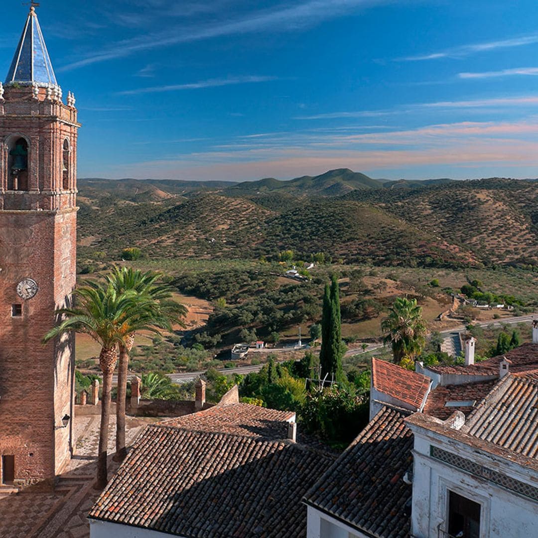 Huelva serrana: pueblos bonitos, dehesas y mucha historia