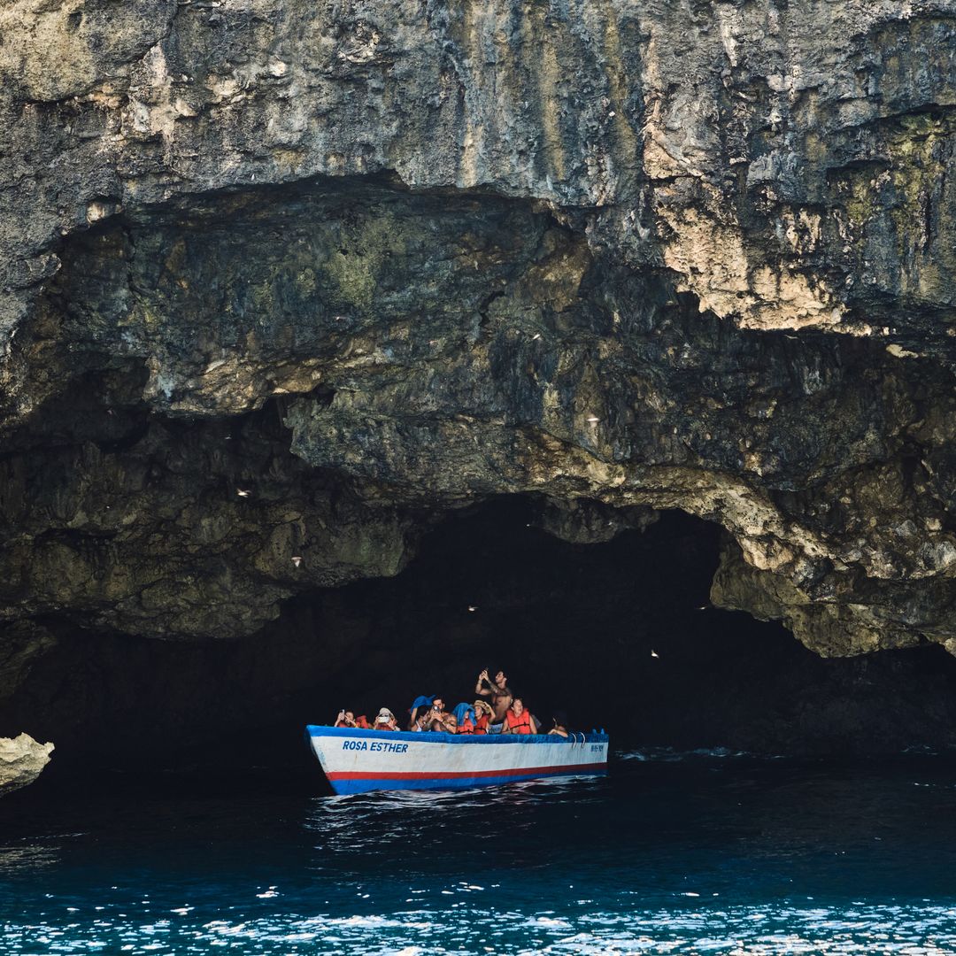 Excursión a la Cueva Golondrinas, en la zona de Río San Juan, en la República Dominicana