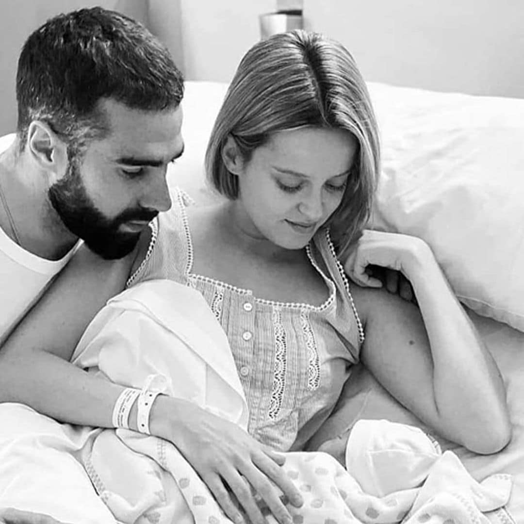 ¡Bienvenido, Martín! Dani Carvajal y Daphne Cañizares ya son papás