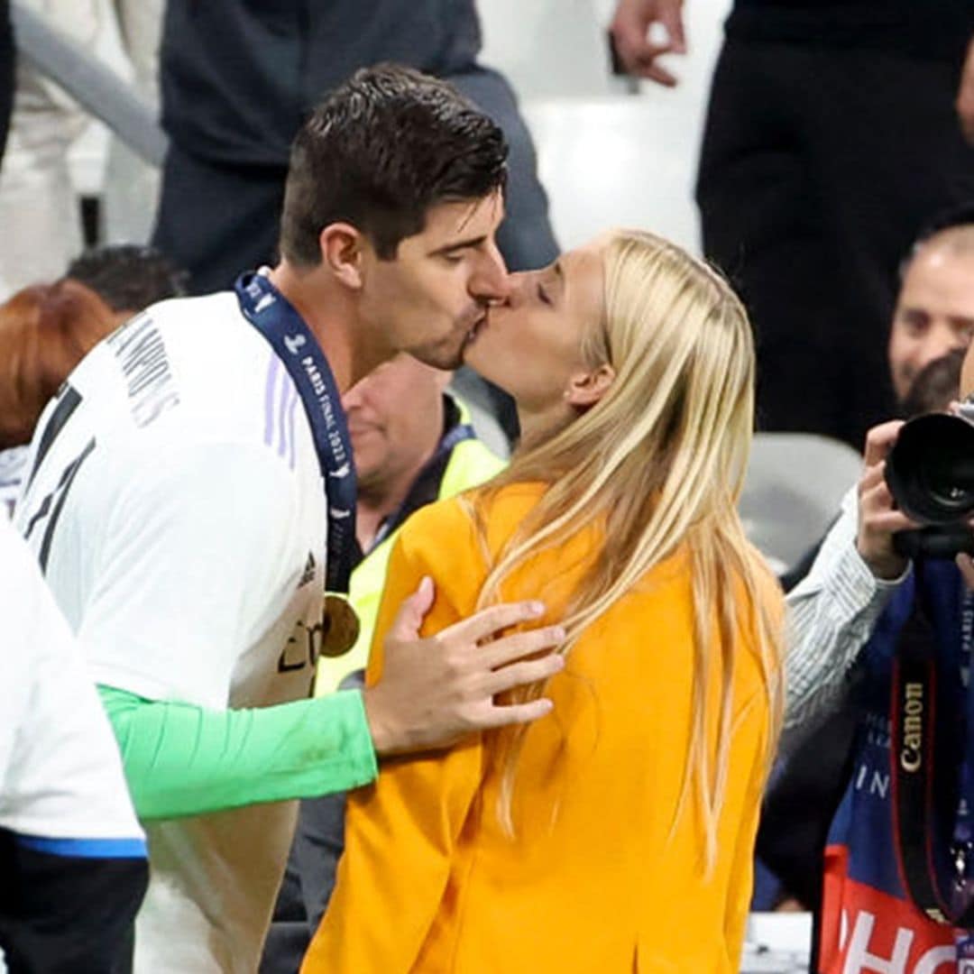 Las lágrimas de la novia de Courtois tras la victoria de su héroe y su felicitación ¡con un beso de película!