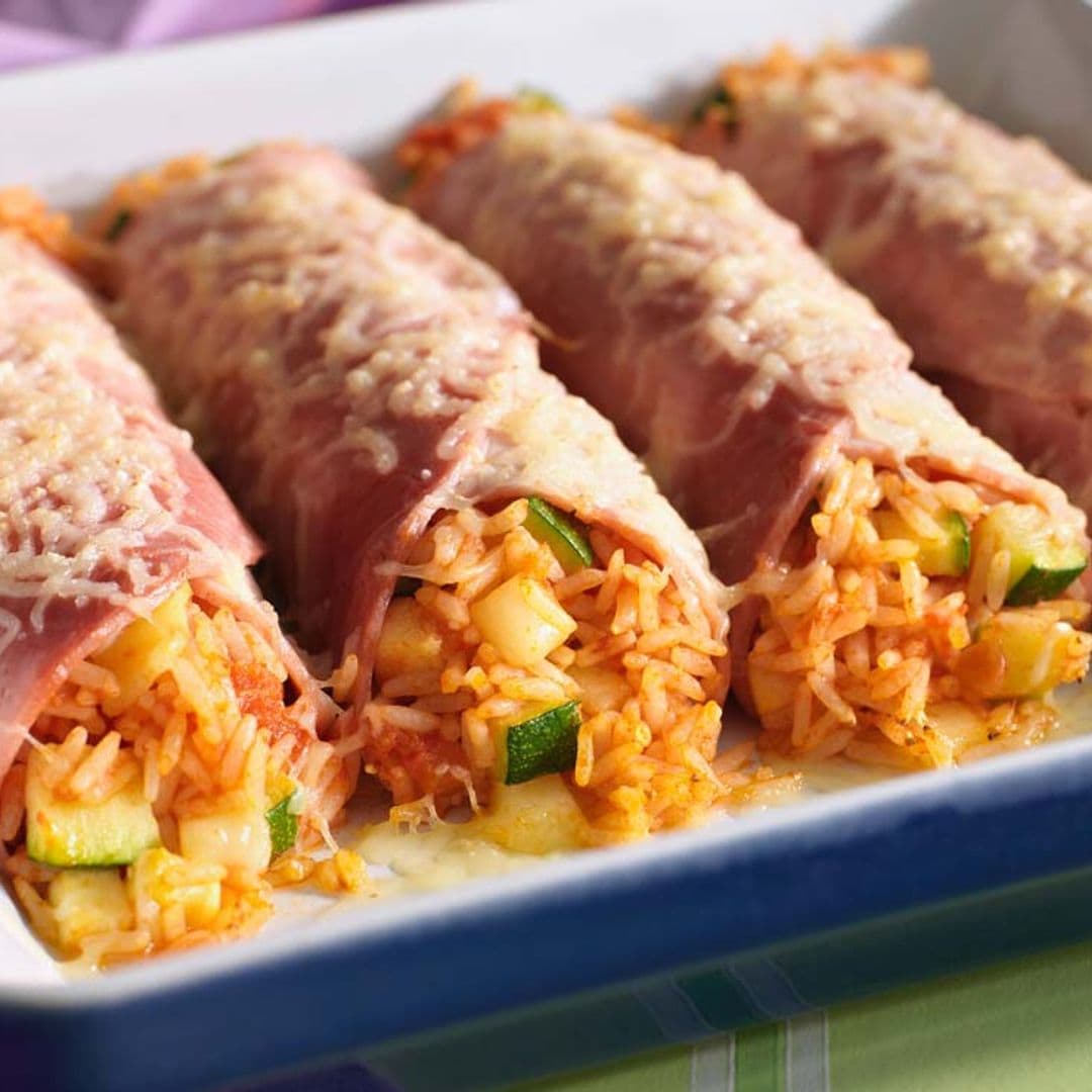 Canelones de jamón rellenos de arroz con calabacín