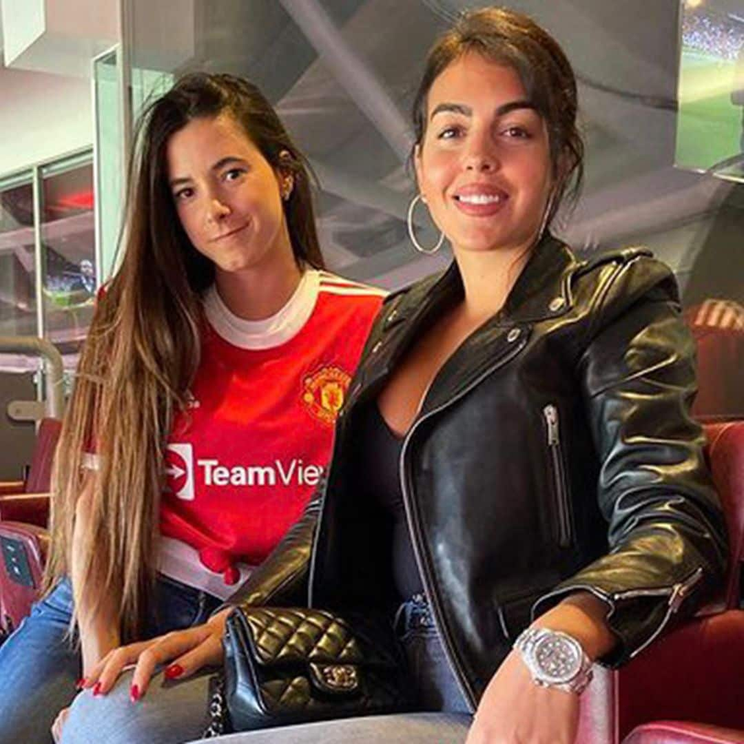 Georgina, más rockera que nunca, apoya a Cristiano en su triunfal estreno con el Manchester United