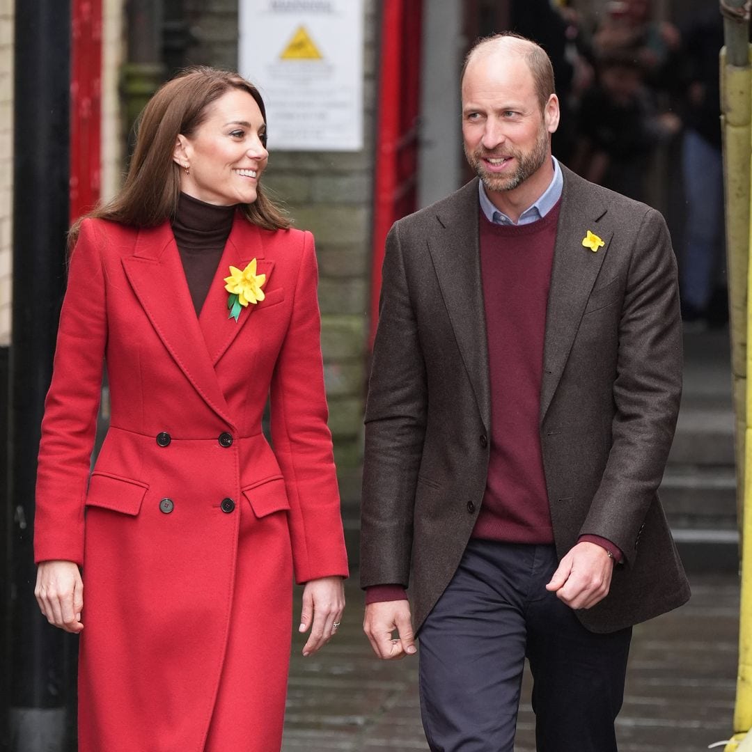 Guillermo y Kate reaparecen en Gales después de sus polémicas vacaciones