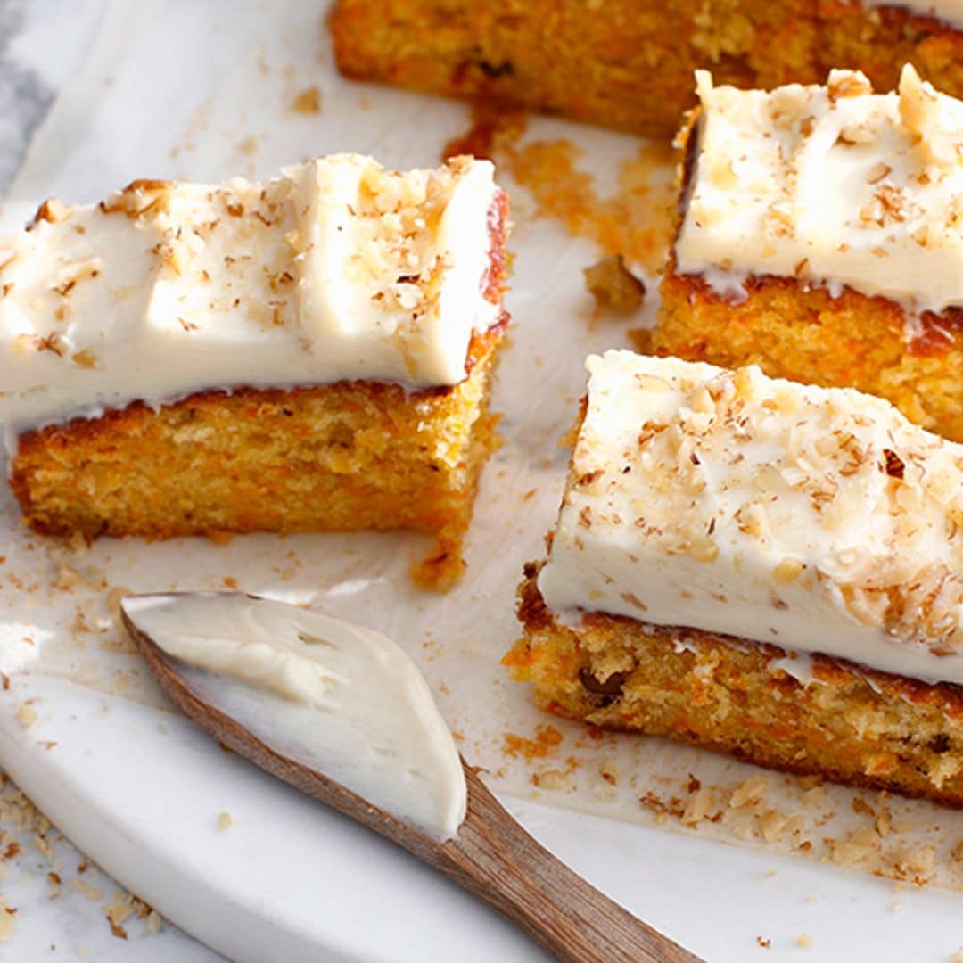 Pastel de zanahoria con cobertura de crema de queso a la vainilla