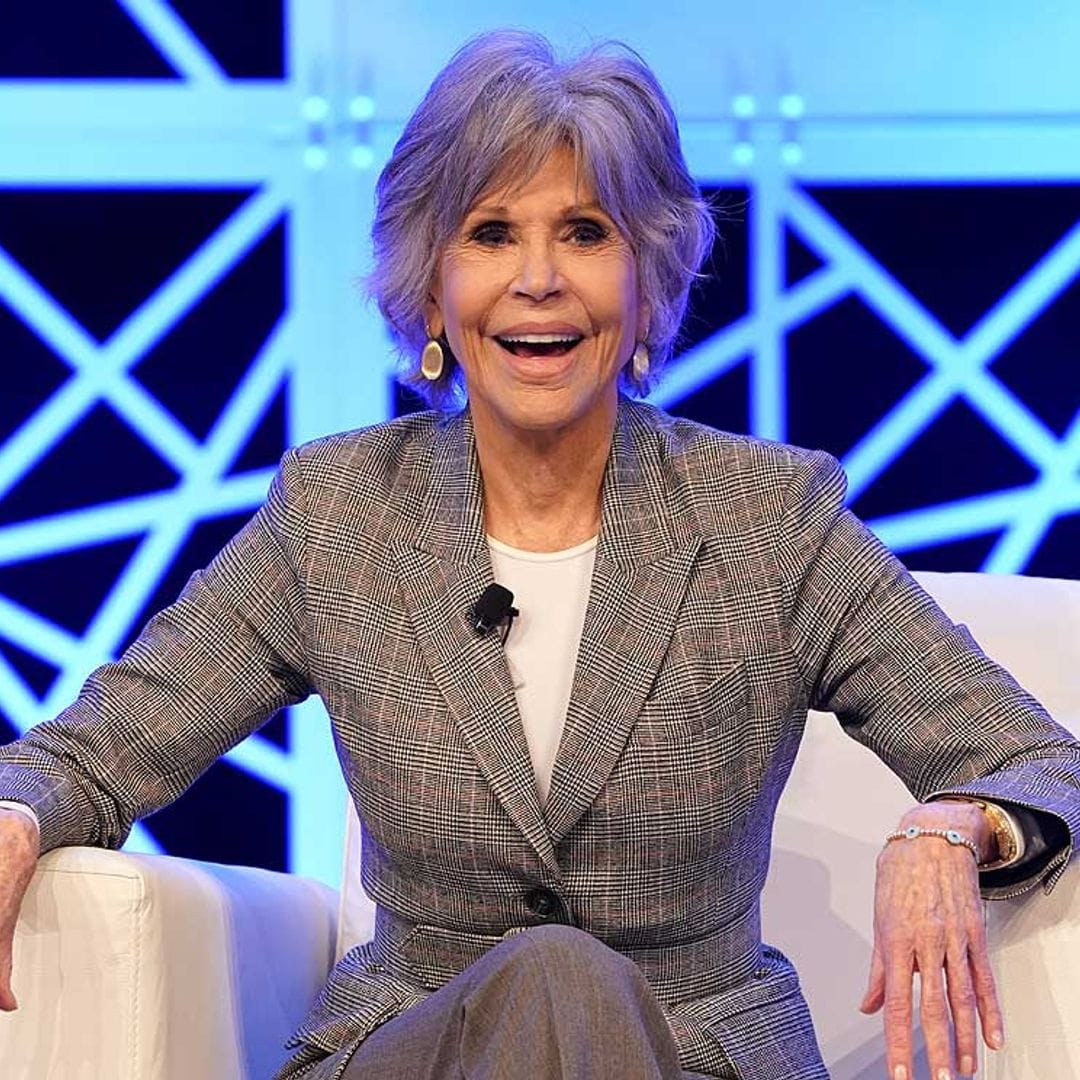 Jane Fonda reaparece radiante en un congreso de mujeres tras anunciar que padece cáncer