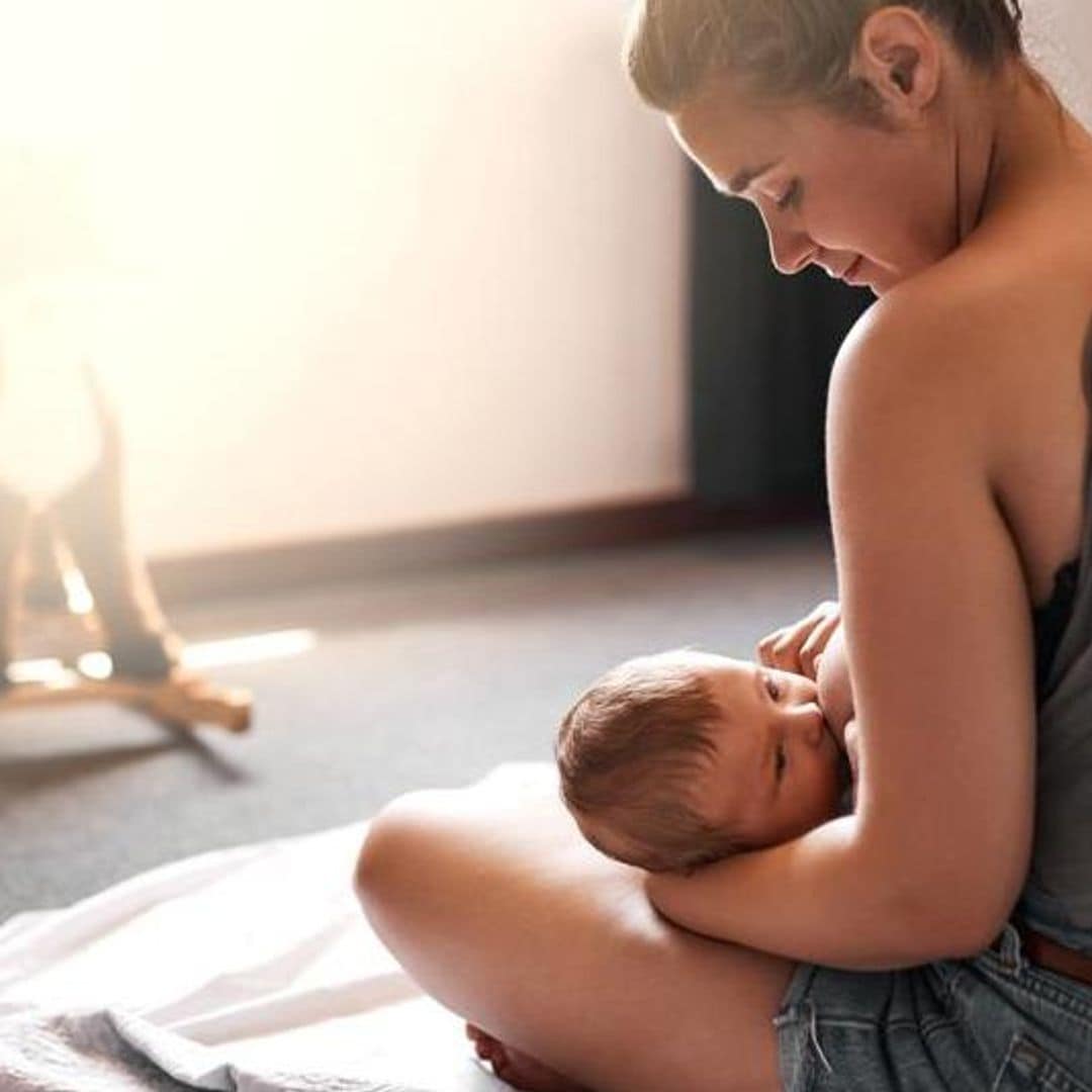 ¿Quieres saber de qué se compone la leche materna? Analizamos todos sus nutrientes