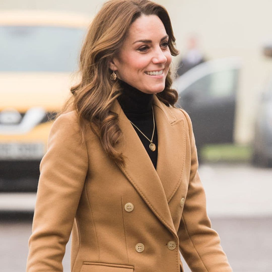 Compra la falda de 8 euros de Kate Middleton antes de que se agote