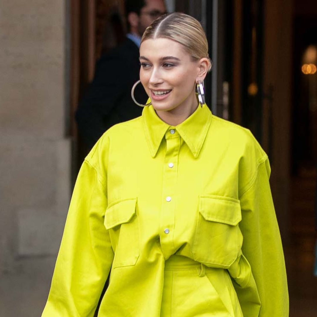 ¿No te atreves a vestir de verde? Una 'masterclass' de Hailey Bieber te convencerá 😉