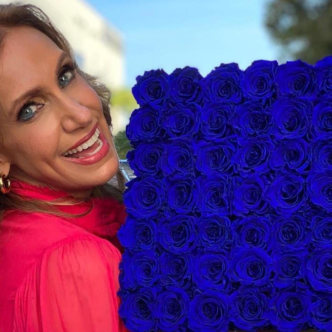 Lili Estefan celebra su cumpleaños con el original pastel que Raúl de Molina tuvo en su boda