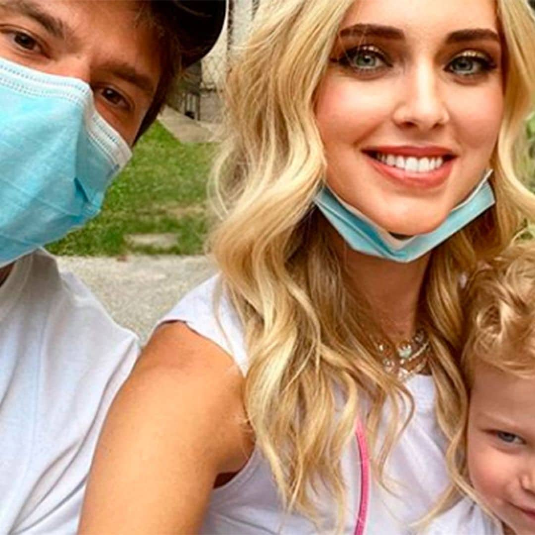 El truco de Chiara Ferragni y Fedez para distraer a su hijo mientras le cortan el pelo