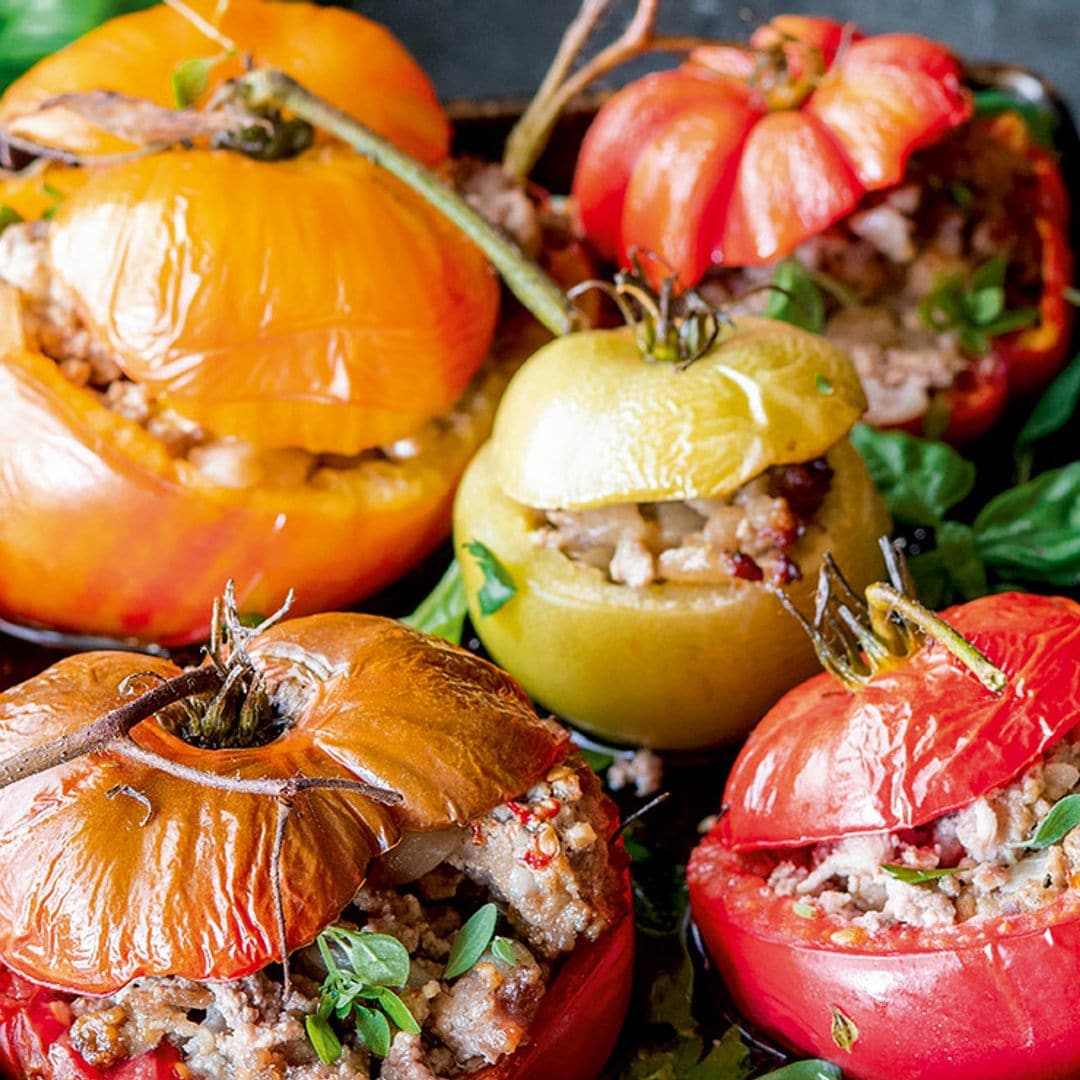 Tomates rellenos de carne picada y queso al horno