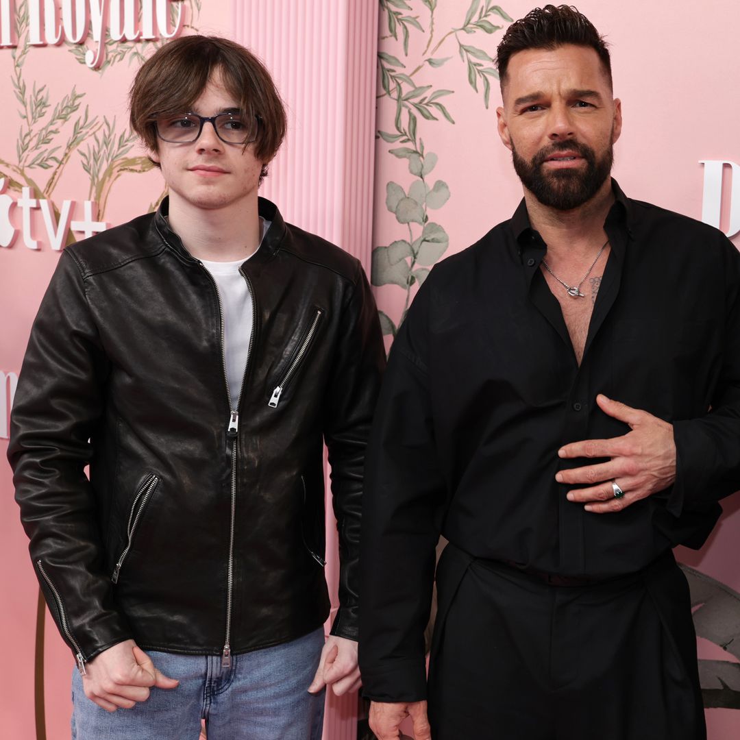 Como los mejores compañeros de viaje, Ricky Martin y su hijo Tino disfrutan de sus días en Budapest