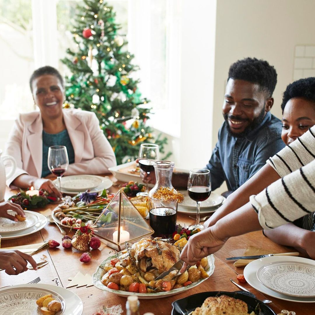Etiqueta navideña: evita estos temas para unas fiestas llenas de armonía