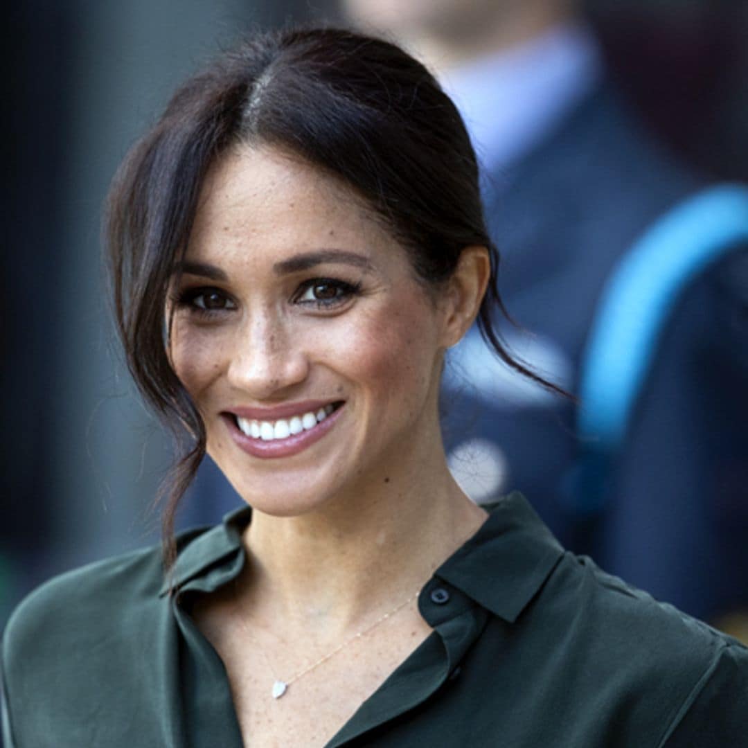 Meghan Markle y el bolso que le robó el protagonismo a su falda de cuero