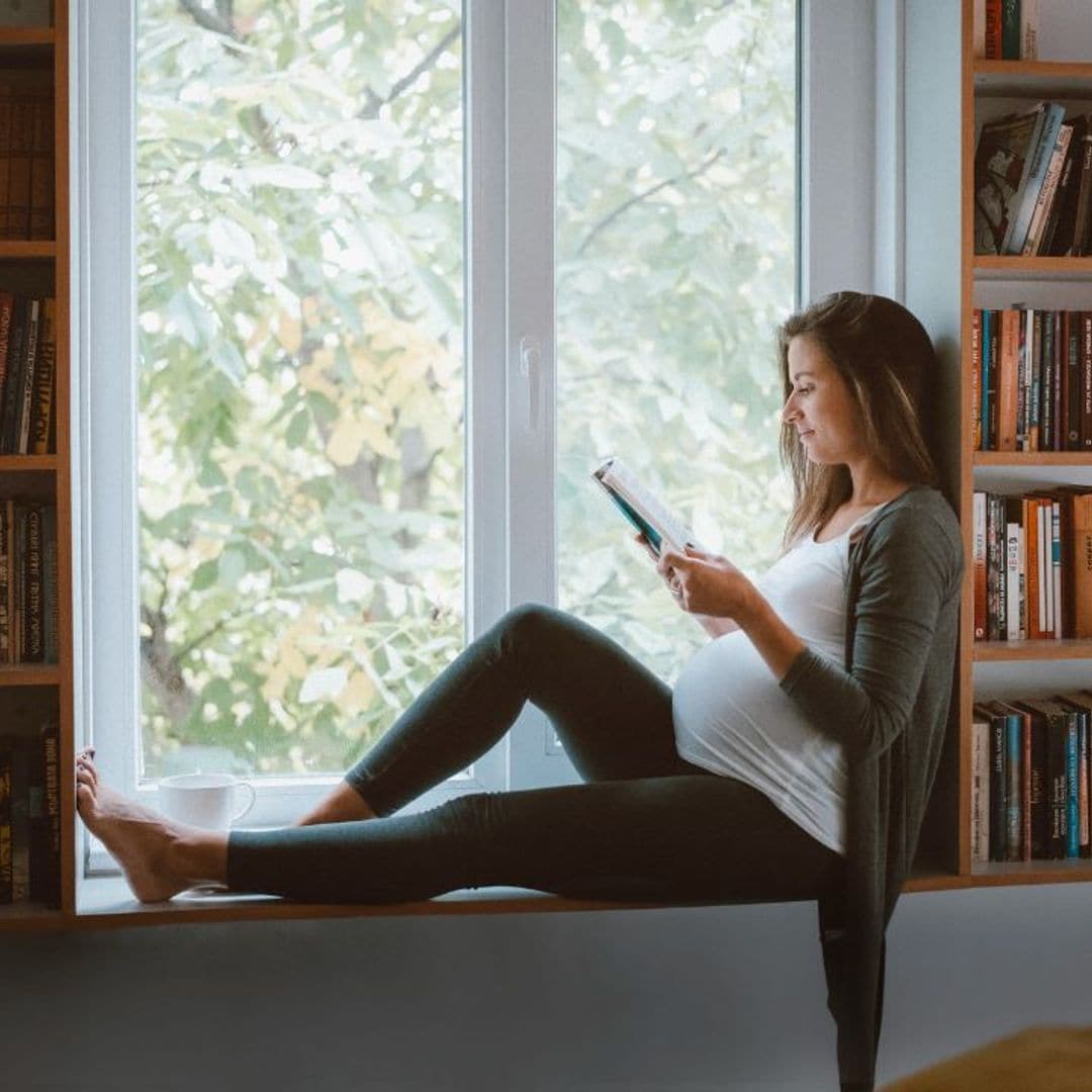 Los 11 libros de maternidad que querrás leer antes de convertirte en mamá