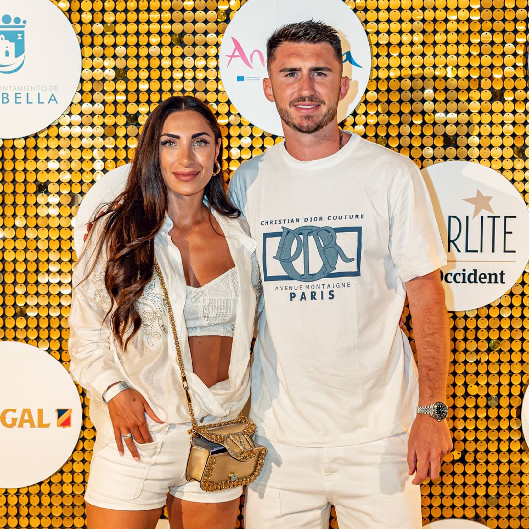 Laporte, una de las estrellas de España en la Eurocopa, pasea su amor con Sara Botello por Marbella