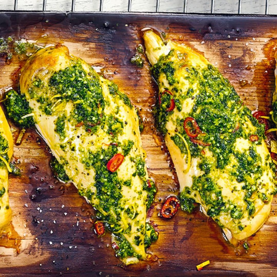 Pechugas de pollo con chimichurri de kale