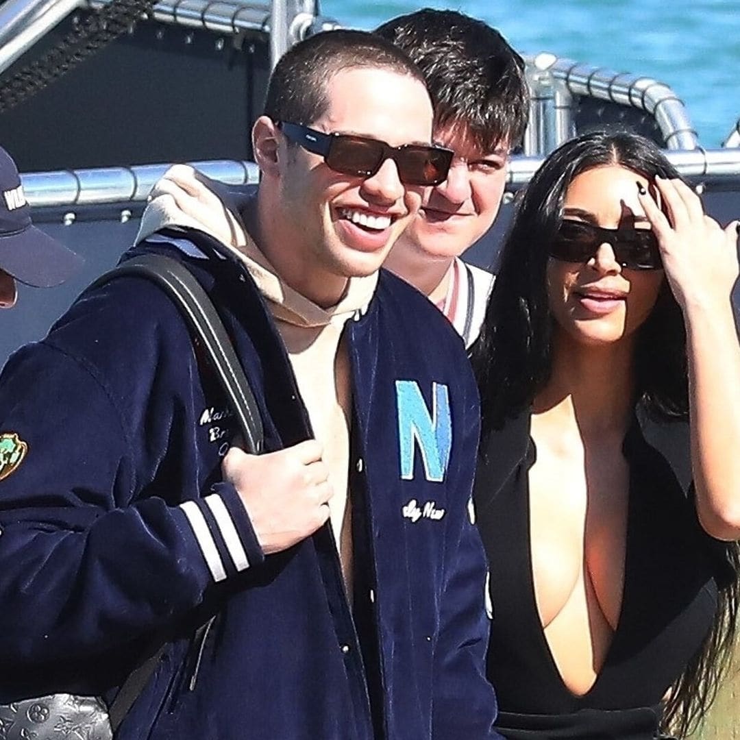 Kim Kardashian y Pete Davidson disfrutan del 2022 en las Bahamas