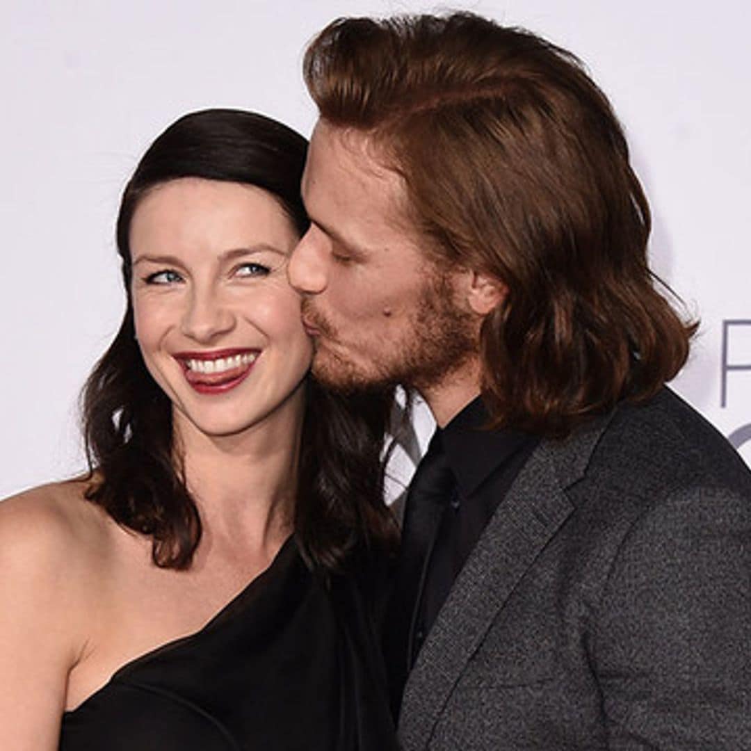 Sam Heughan, la estrella de 'Outlander', cambia a Caitriona Balfe por Celine Dion y Priyanka Chopra