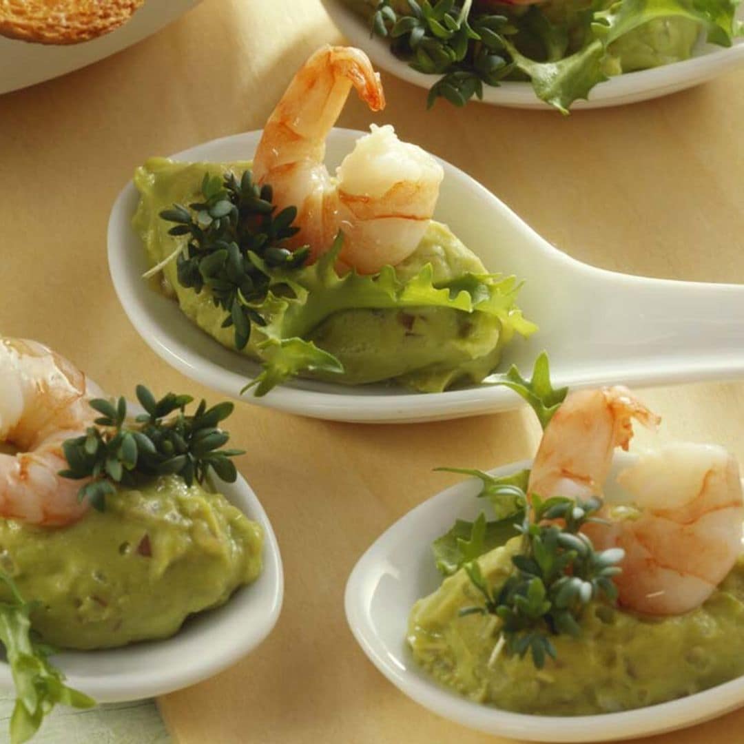 Aperitivo de guacamole con gambas