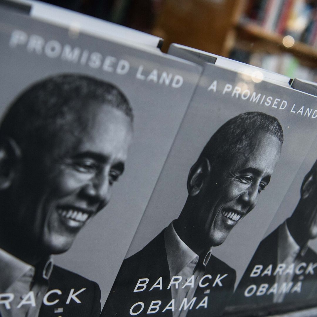 Barack Obama publica el primer volumen de sus memorias presidenciales en “Una Tierra Prometida”