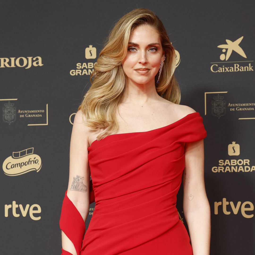 Chiara Ferragni deslumbra en los Goya en medio del escándalo con Fedez