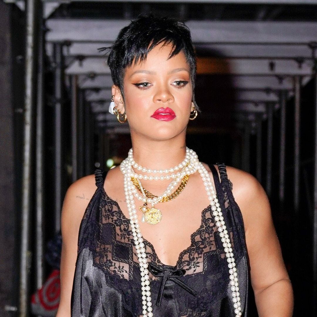 Rihanna es oficialmente billonaria, y no precisamente por su música, ¿cómo lo logró?