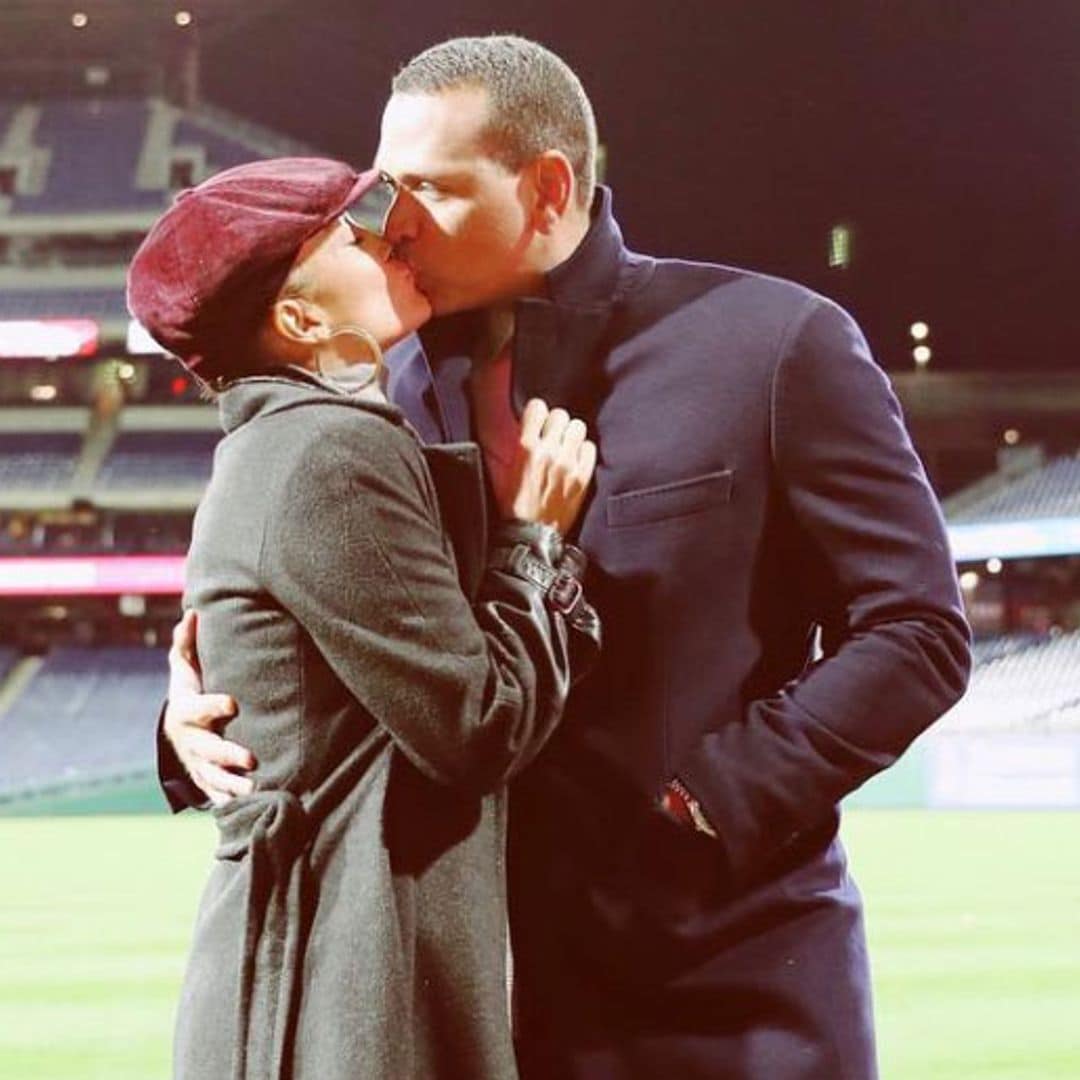 Esta foto ha causado histeria en los admiradores de Jennifer Lopez y Alex Rodriguez; pero, ¿qué significa?