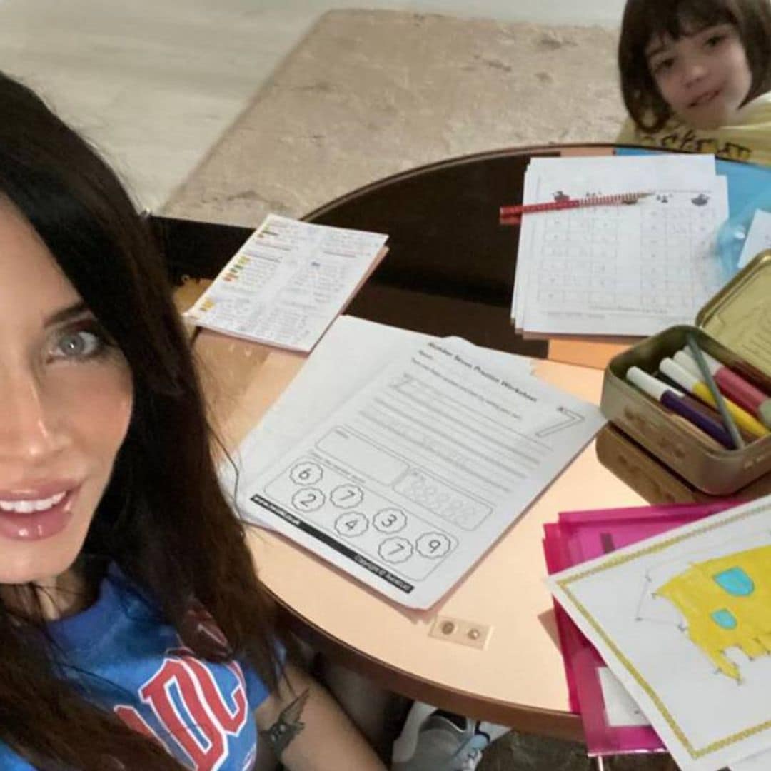 Pufs gigantes, el rincón de la música... Pilar Rubio muestra los detalles más curiosos de su casa