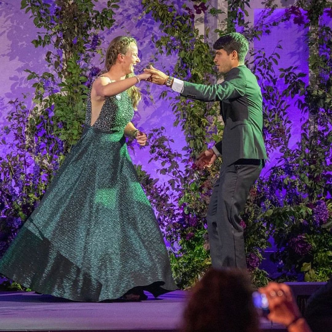 ¡Momentazo! El baile de Carlos Alcaraz y Barbora Krejcikova en la cena de campeones de Wimbledon