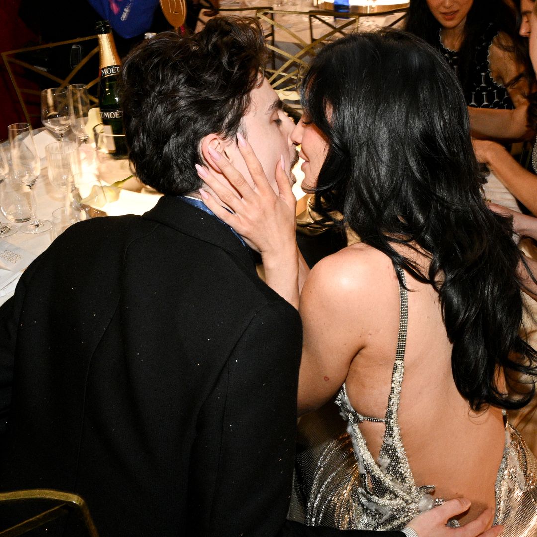 Timothée Chalamet y Kylie Jenner: las fotografías de un beso que lo dice todo