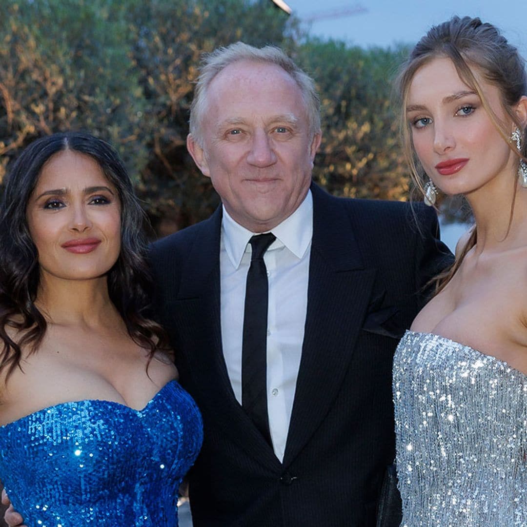 Salma Hayek y su hijastra, Mathilde Pinault, unidas hasta en sus looks en una cena de gala en Venecia