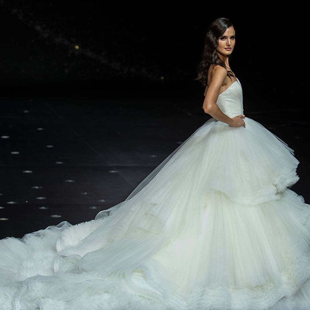 Vestidos de tul, la nueva obsesión de la alfombra roja conquista también a las novias