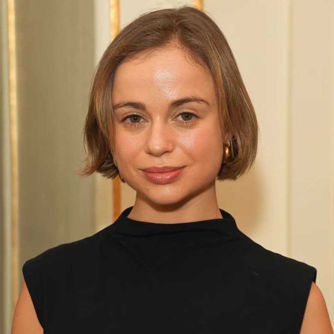 Un top, tres looks: Amelia Windsor confirma su básico infalible para este otoño