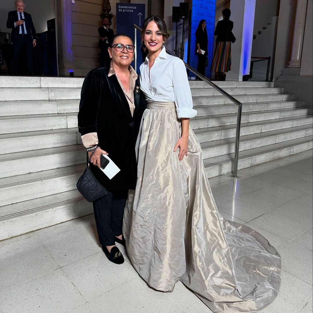 Esther Vaquero y María del Monte en los Premios Planeta 2024