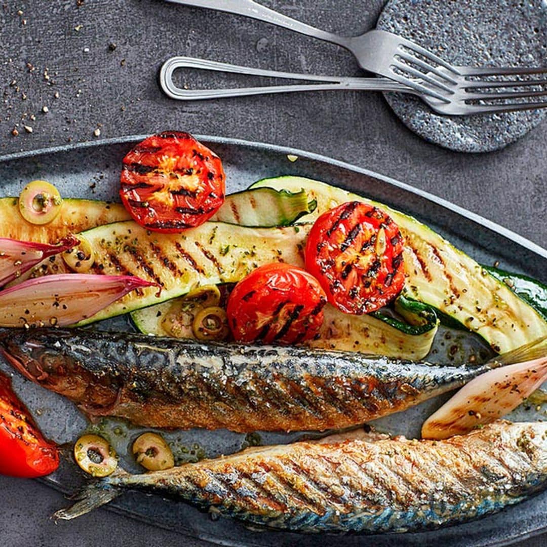 Caballas con verduras al horno