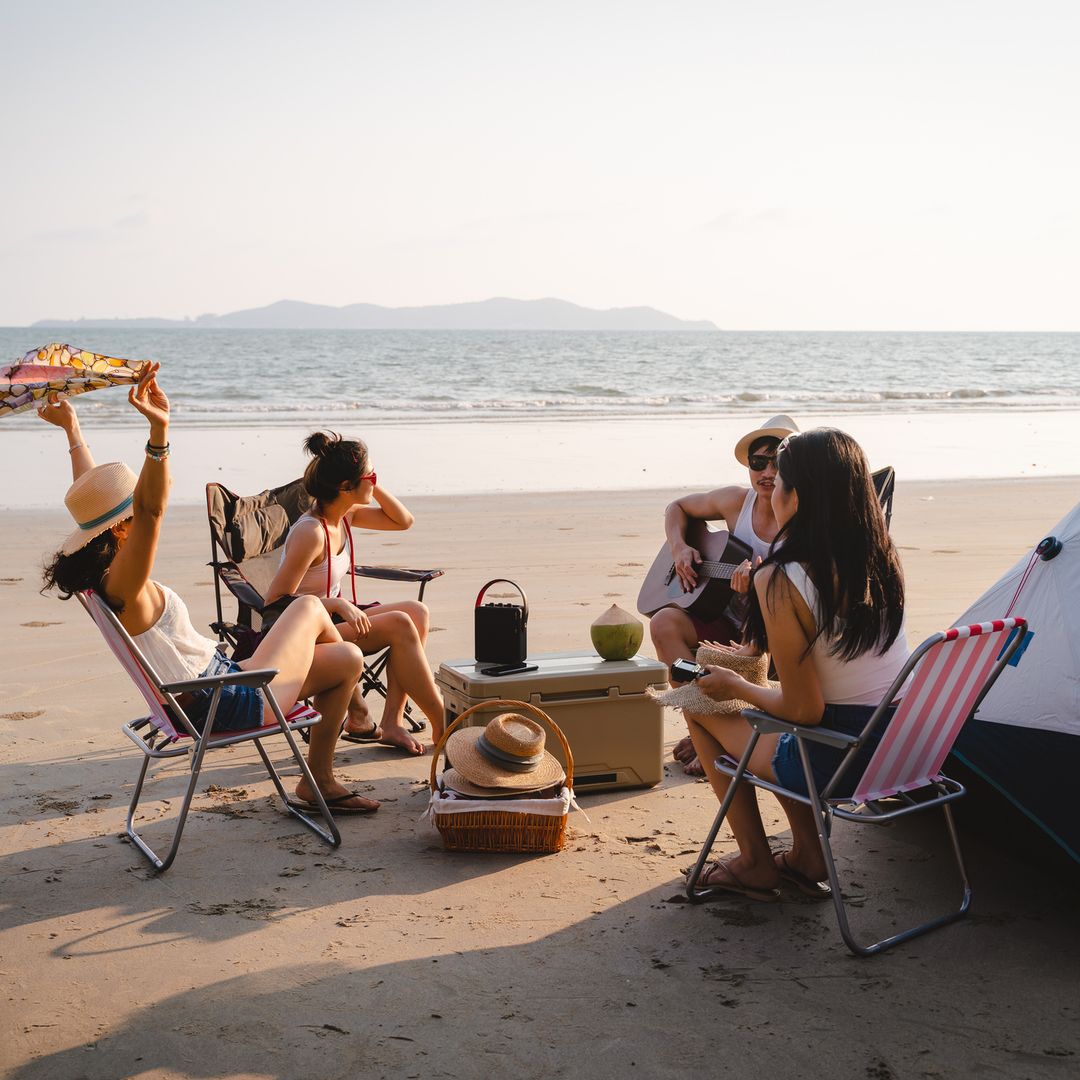 Esta es la silla de playa de Decathlon mejor valorada que hará que te relajes cómodamente en la arena