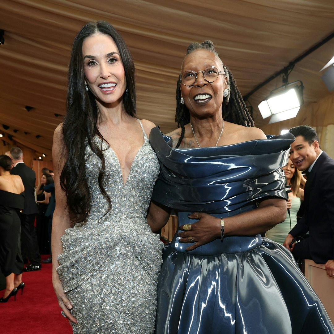 Demi Moore y Whoopi Goldberg protagonizan un nostálgico reencuentro en los Oscar 2025