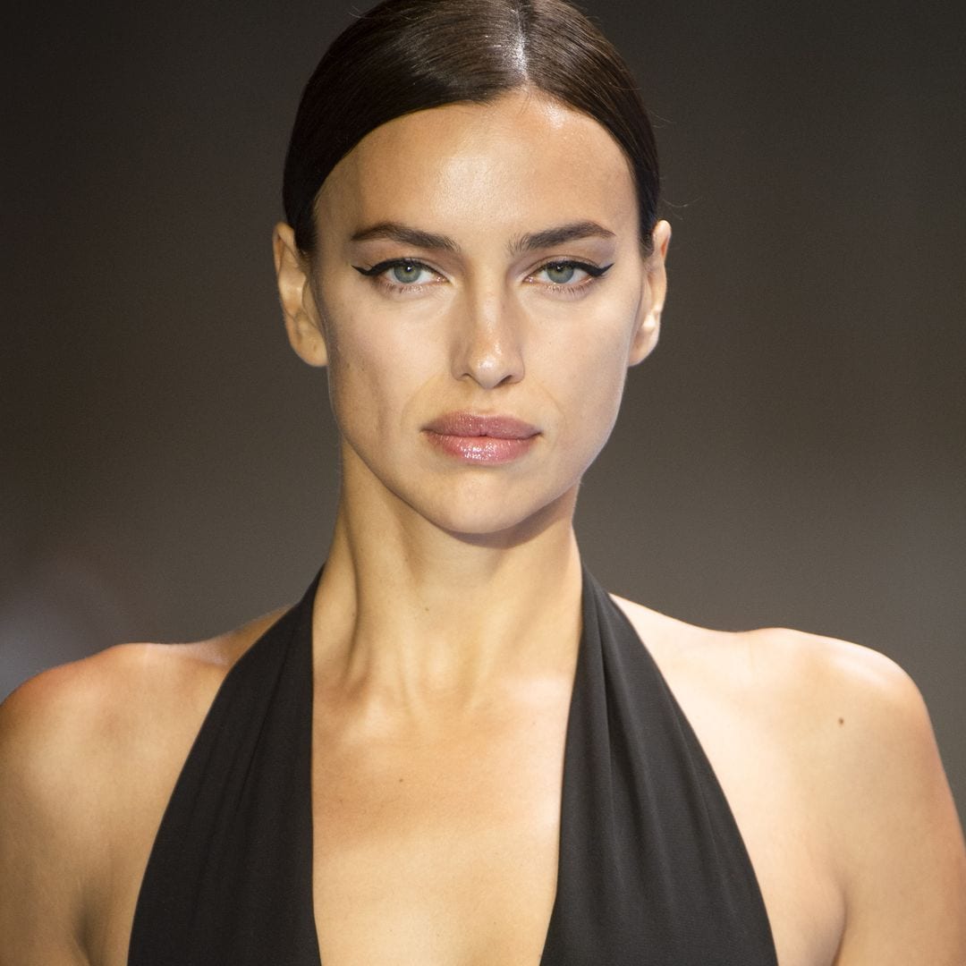 Irina Shayk deslumbra sobre la pasarela de Mowalola en London Fashion Week