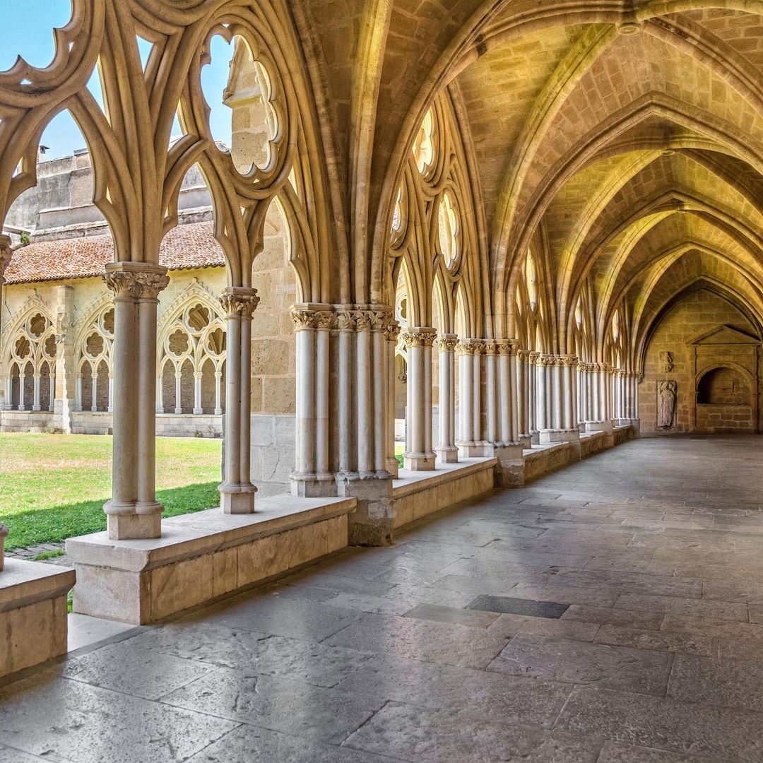 Claustro de la catedral de Bayona, Francia