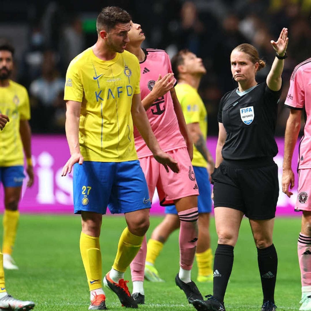 La ejemplar historia de Esther Staubli, la mujer que triunfa en el arbitraje de fútbol masculino