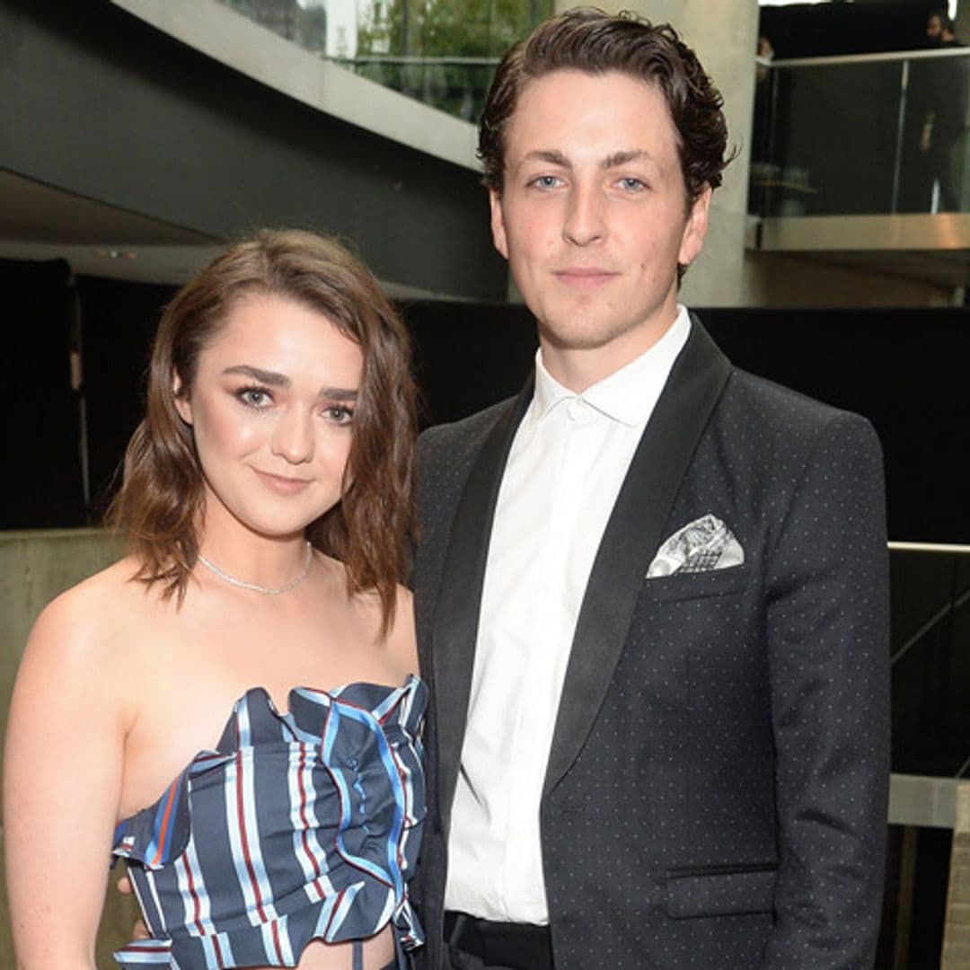 Maisie Williams presume de novio y de estilo 'seventies' en Londres