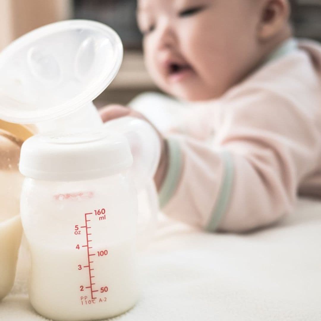 Cómo crear un banco de leche materna en casa