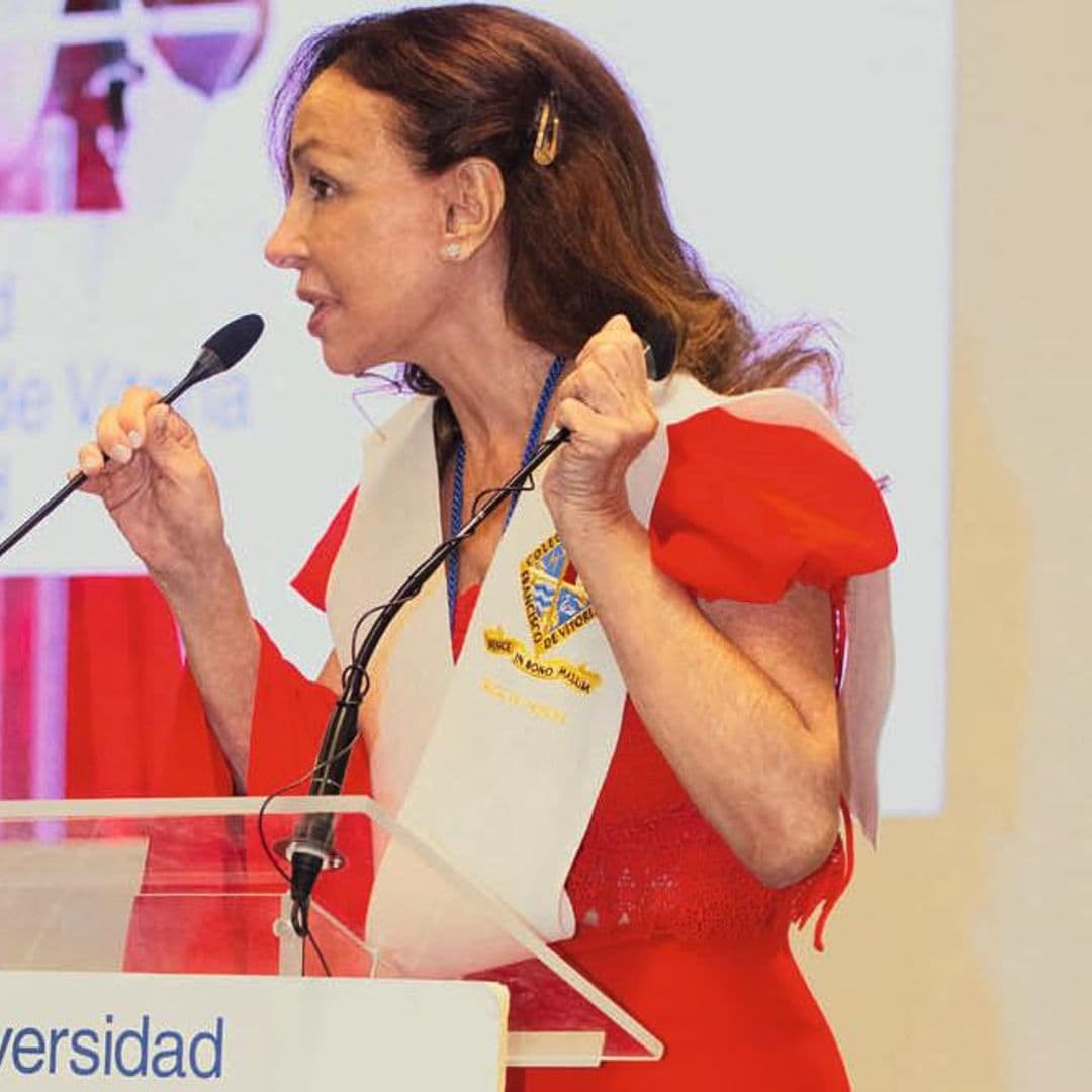 Esther Koplowitz recibe la beca de honor del colegio mayor Francisco de Vitoria