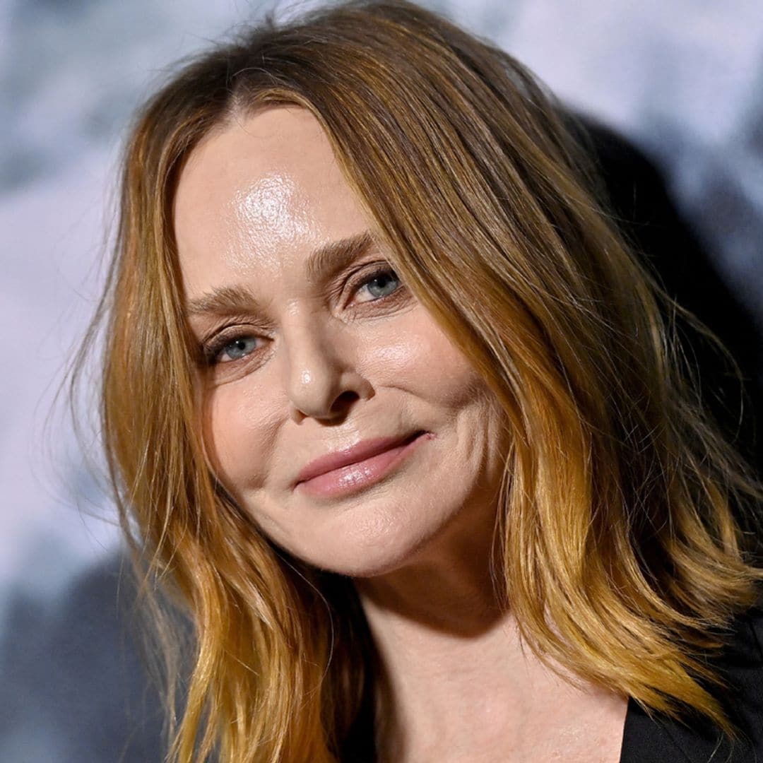 Stella McCartney recibe la conmemoración real por su compromiso con la moda sostenible