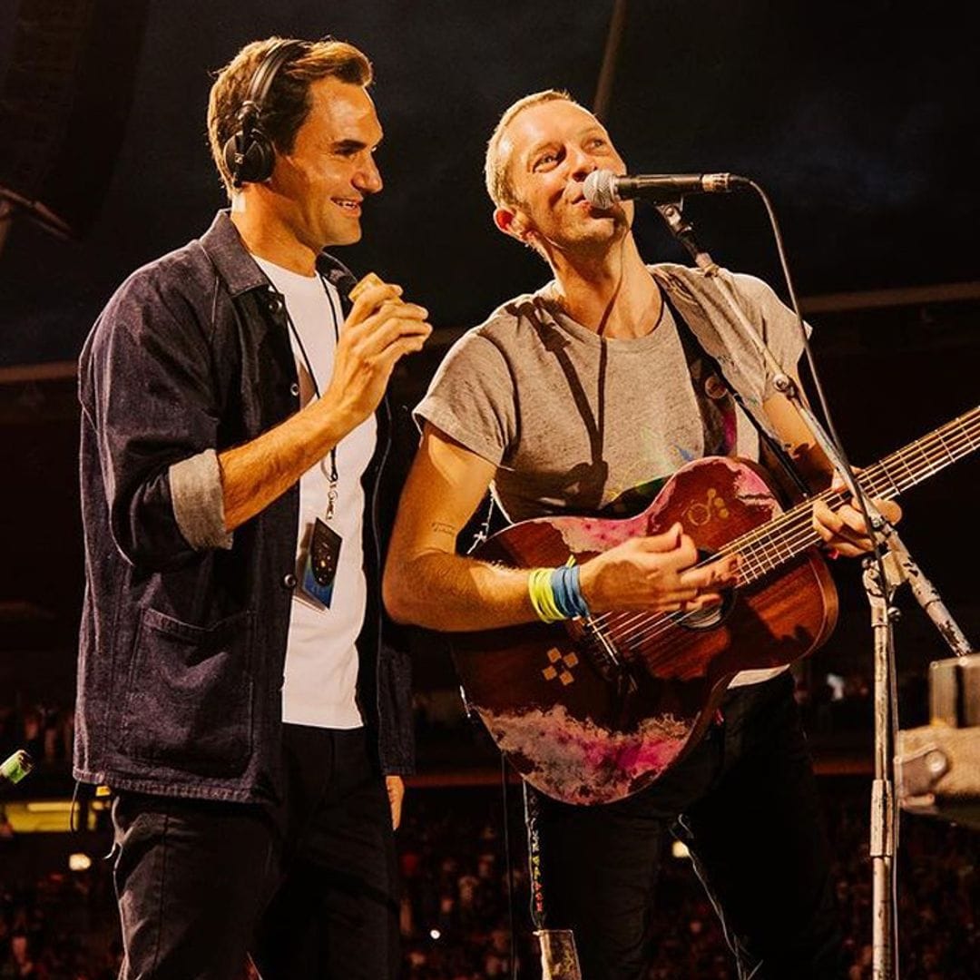 ¡Sorpresa! Roger Federer se une a Coldplay para tocar en un concierto