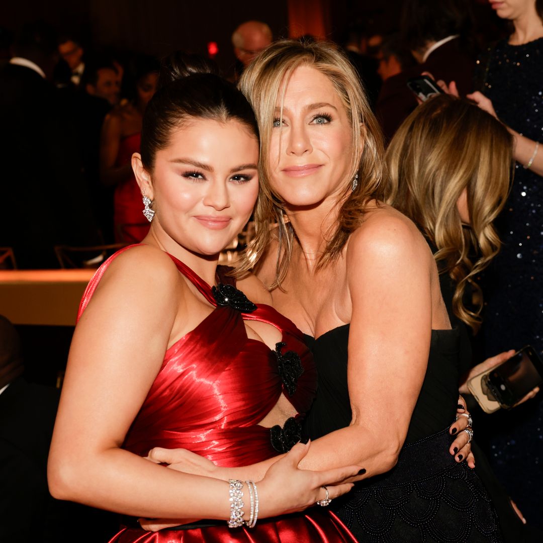 ¿Qué hacen Jennifer Aniston y Selena Gomez juntas? Descubrimos el proyecto 'beauty' que ha unido a las dos actrices