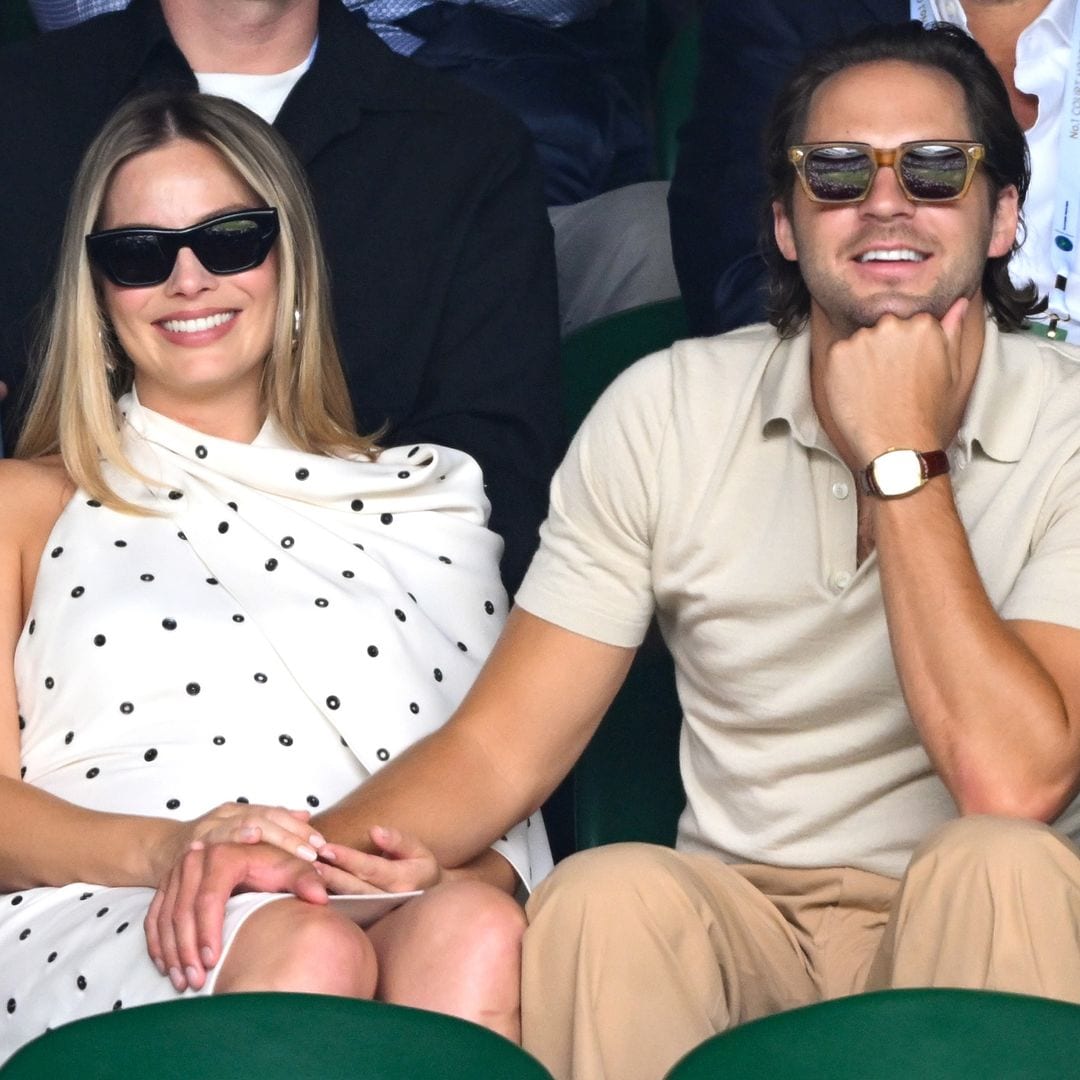 Margot Robbie presume su ‘baby bump’ en Wimbledon con un 'look' muy Barbie